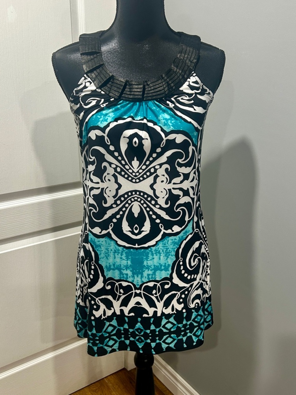 Sleeveless Printed Tunic Top in Teal, Black & White with Textured Neckline